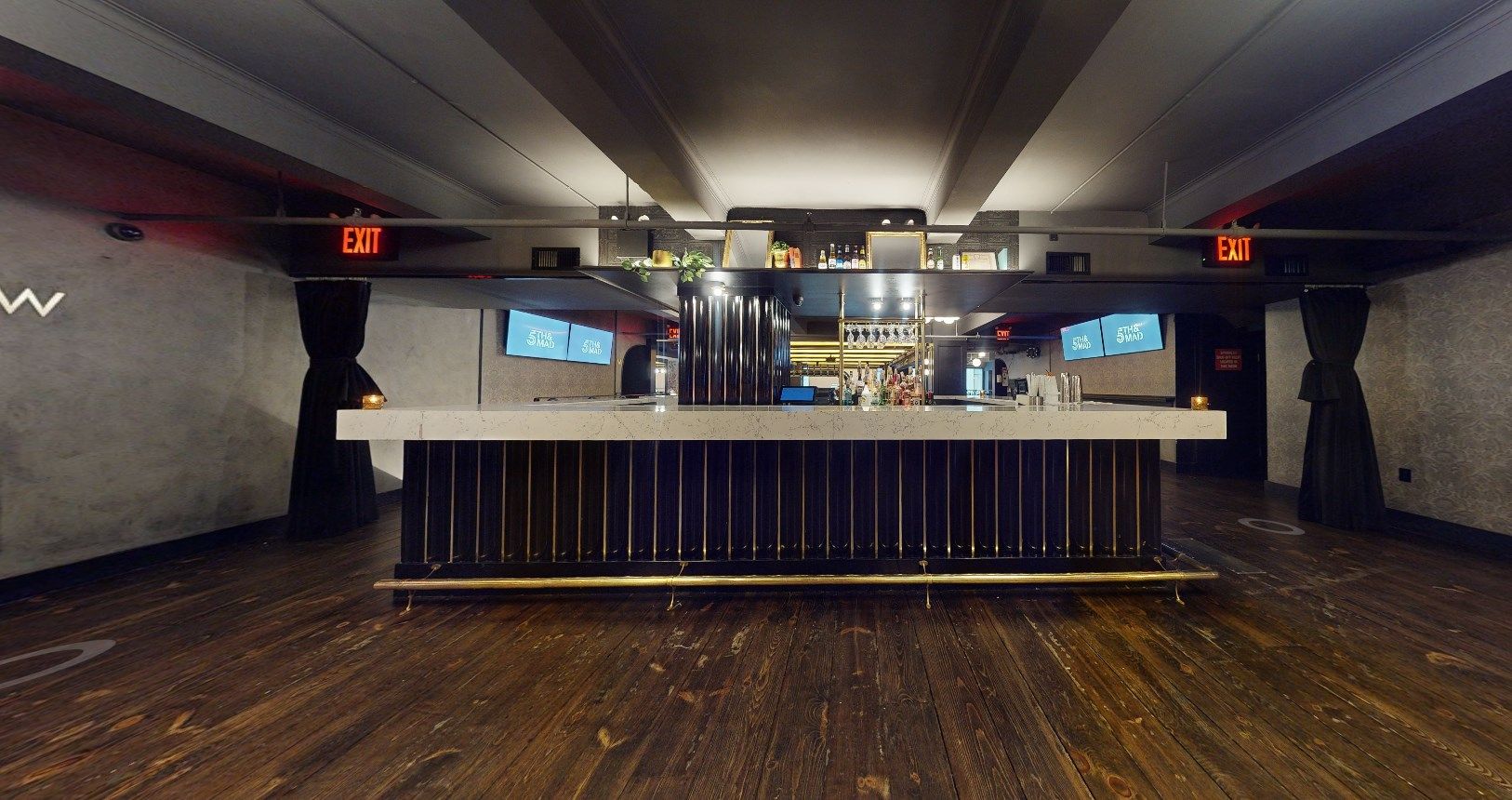 MAD BAR (Mezzanine)