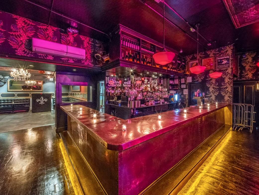 Lobby Bar & Belle Room